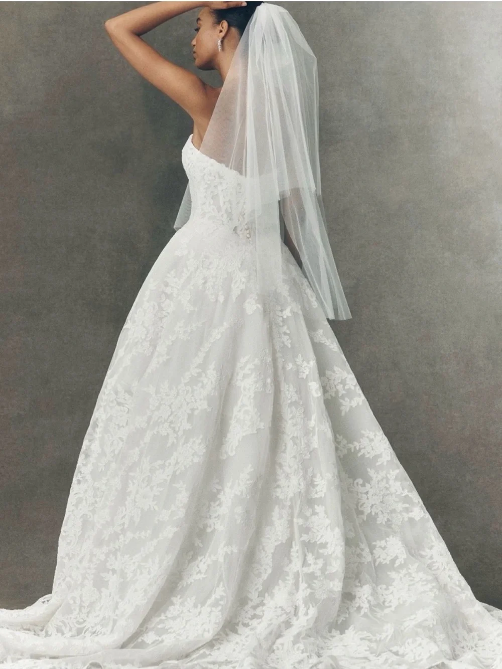 Clean Fingertip Veil w Blusher - Anthropologie Weddings | BHLDN